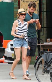 Diane Kruger feet photo thumbnail