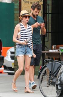 Diane Kruger feet photo thumbnail