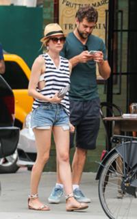 Diane Kruger feet photo thumbnail