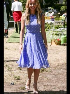 Amanda Holden feet photo thumbnail