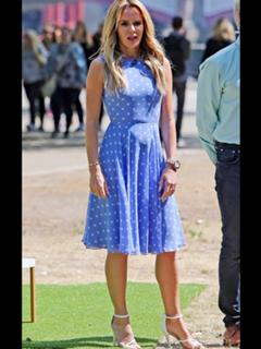 Amanda Holden feet photo thumbnail
