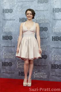 Maisie Williams feet photo thumbnail