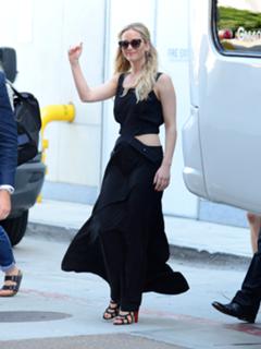 Jennifer Lawrence feet photo thumbnail