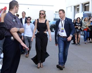 Jennifer Lawrence feet photo thumbnail