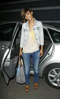 Frankie Bridge feet photo thumbnail