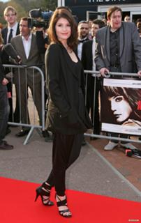 Gemma Arterton feet photo thumbnail