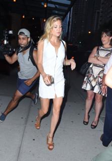 Kate Hudson feet photo thumbnail
