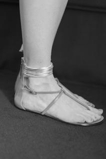 Blanca Suárez feet photo thumbnail