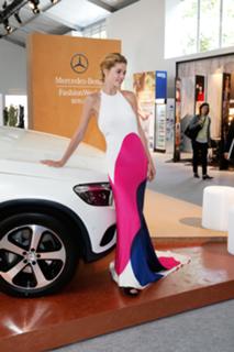 Doutzen Kroes feet photo thumbnail