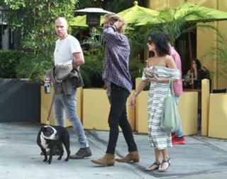 Vanessa Hudgens feet photo thumbnail