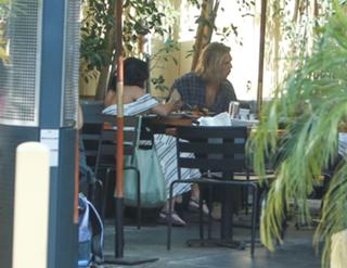 Vanessa Hudgens feet photo thumbnail