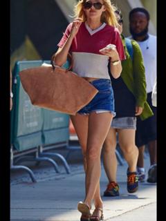 Elsa Hosk feet photo thumbnail