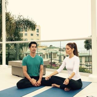 Maria Menounos feet photo thumbnail