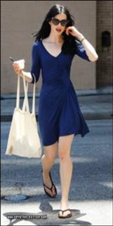 Krysten Ritter feet photo thumbnail