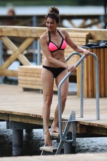 Anna Popek feet photo thumbnail