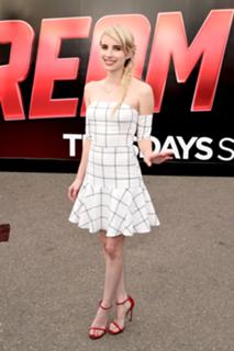 Emma Roberts feet photo thumbnail