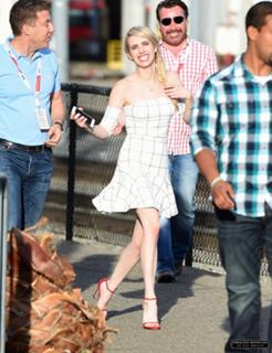 Emma Roberts feet photo thumbnail