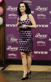 Katy Perry feet photo thumbnail