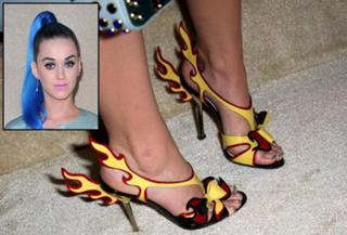 Katy Perry feet photo thumbnail