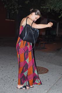 Katie Holmes feet photo thumbnail