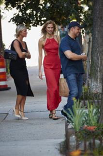 Karlie Kloss feet photo thumbnail