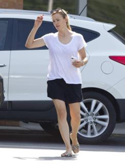 Jennifer Garner feet photo thumbnail