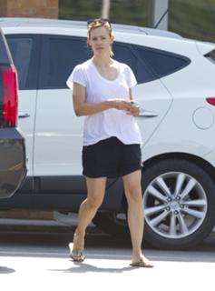 Jennifer Garner feet photo thumbnail