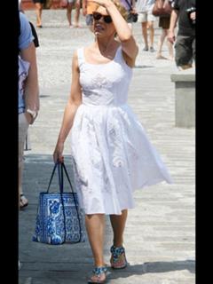 Kylie Minogue feet photo thumbnail