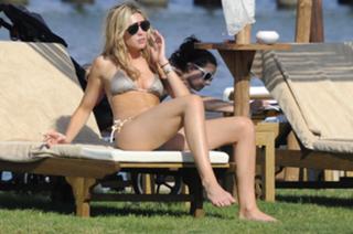 Abbey Clancy feet photo thumbnail