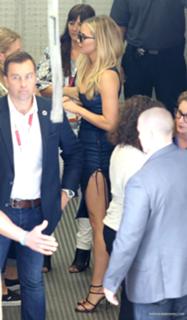 Jennifer Lawrence feet photo thumbnail