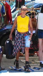 Jada Pinkett Smith feet photo thumbnail