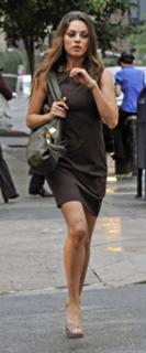 Mila Kunis feet photo thumbnail