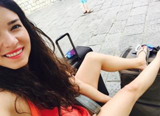 Laura González feet photo thumbnail