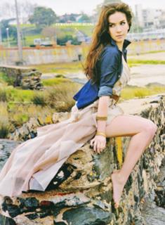 Natalia Oreiro feet photo thumbnail