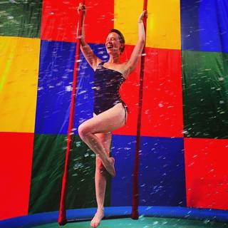 Mariana Ximenes feet photo thumbnail