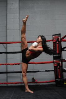 Michelle Waterson feet photo thumbnail
