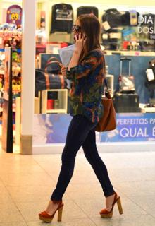 Marina Ruy Barbosa feet photo thumbnail