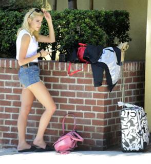Pixie Lott feet photo thumbnail
