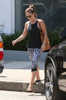 Minka Kelly feet photo thumbnail