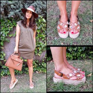 Paula Echevarría feet photo thumbnail
