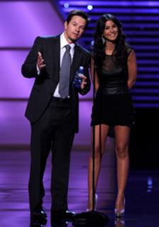 Emmanuelle Chriqui feet photo thumbnail