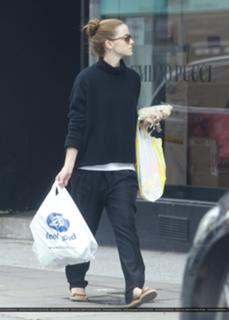 Emma Watson feet photo thumbnail