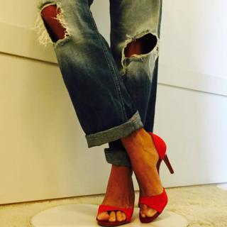 Adriane Galisteu feet photo thumbnail