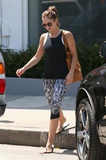 Minka Kelly feet photo thumbnail