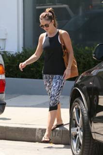 Minka Kelly feet photo thumbnail