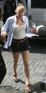 Blake Lively feet photo thumbnail