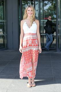 Joss Stone feet photo thumbnail