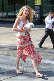 Joss Stone feet photo thumbnail