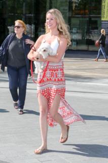 Joss Stone feet photo thumbnail