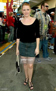Melissa Joan Hart feet photo thumbnail